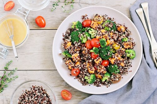 Quinoa Salad With Roasted Veggies And Chickpeas